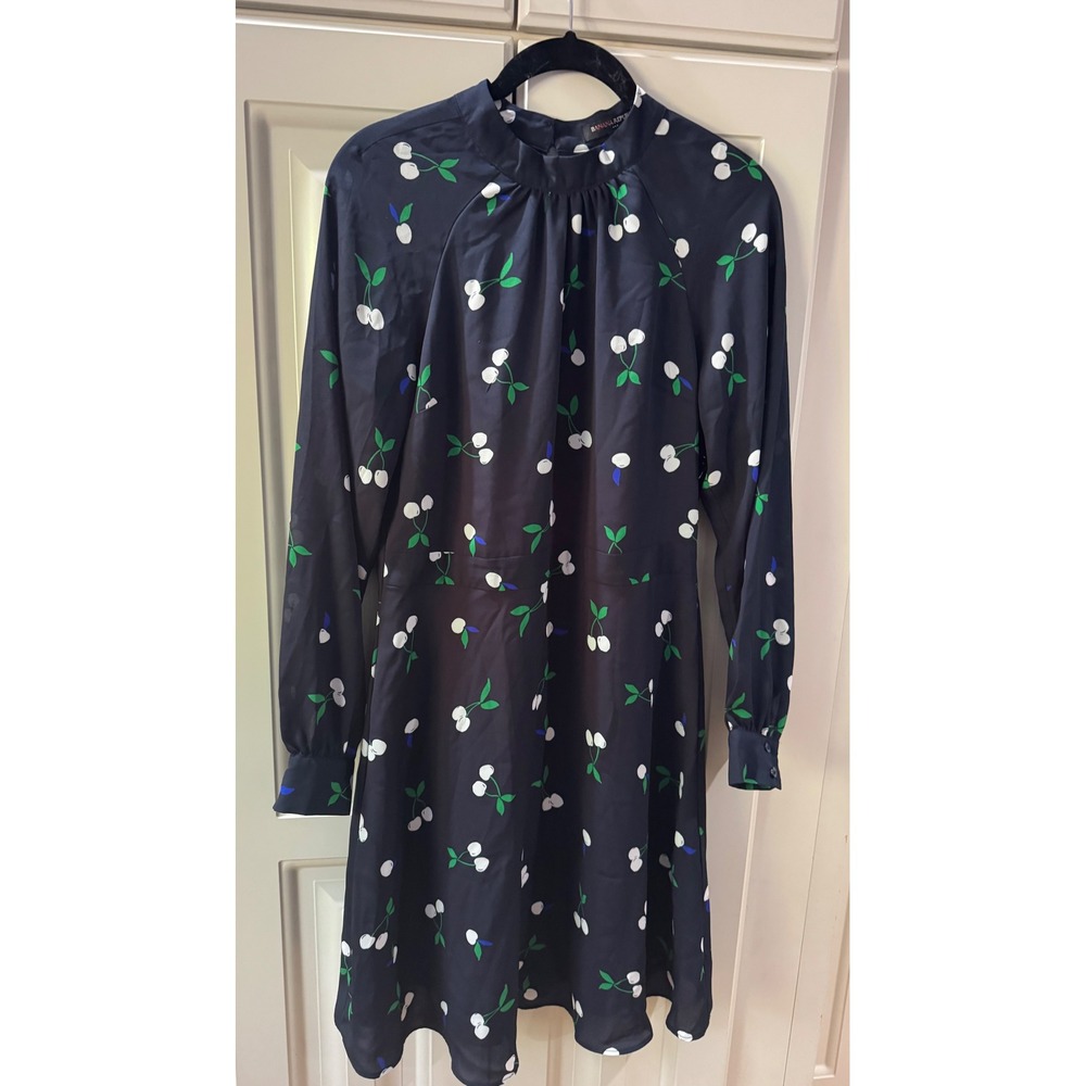 Banana Republic Cherry Print Long Sleeve  Fit And Flare Dress Peep‎ Back Size 4